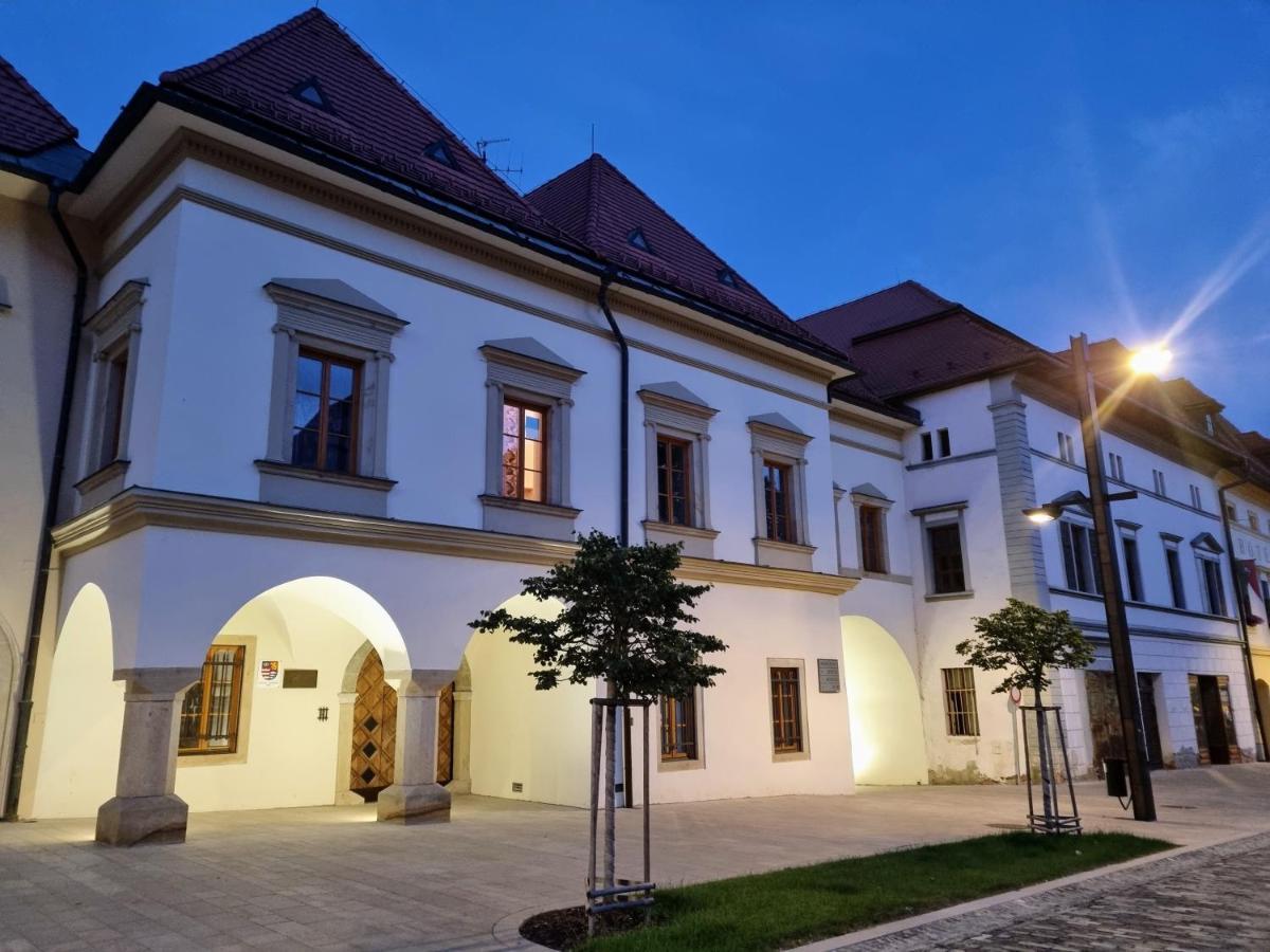 Apartment In A Historical House In The Center Of Levoča Eksteriør bilde
